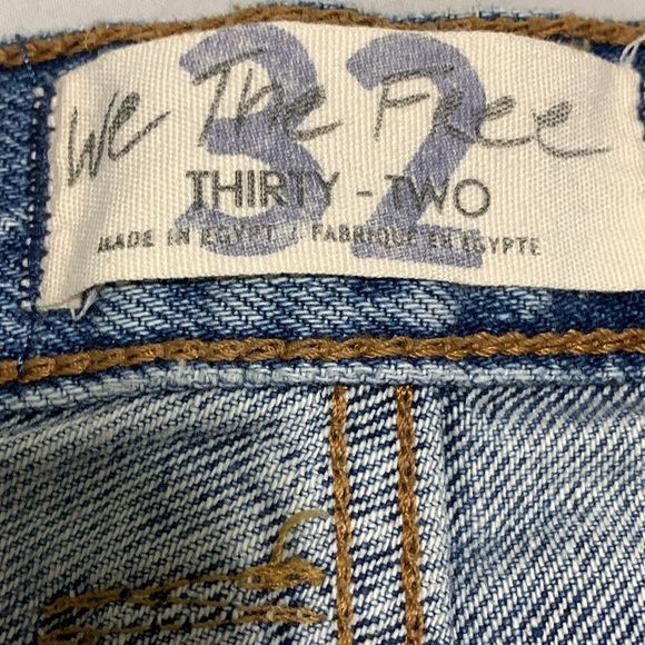 Women’s We The Free Distressed Light Denim Shorts Size 32 EUC - Picture 5 of 6